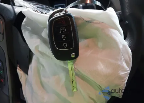 2017 Hyundai Santa Fe Sport из США, поврежденный, VIN 5NMZTDLB8HH025937